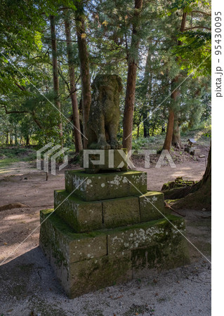 楽々福神社　狛犬　鳥取県西伯郡伯耆町宮原 95430095