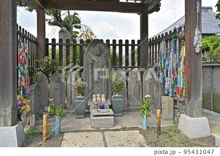草加宿散歩・六地蔵尊　東福寺　真言宗智山派 95431047