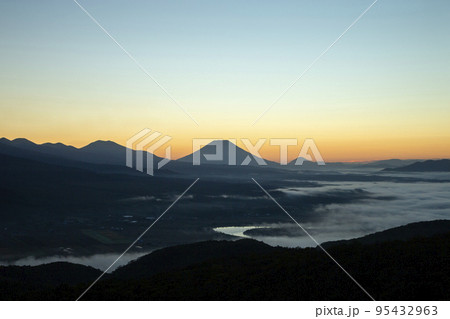 雲海の羊蹄山 95432963