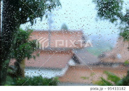 台風接近 台風接近 95433182
