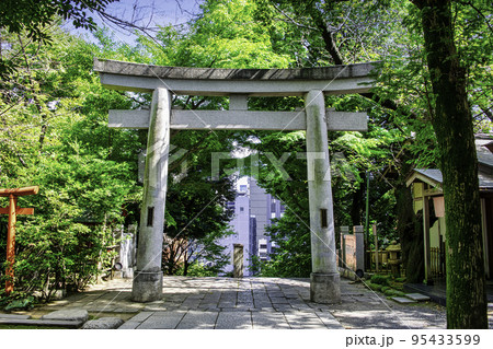 東京都　愛宕神社（あたごじんじゃ）　一の鳥居 95433599