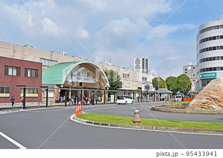 鉄道 私鉄・草加駅東口 駅舎 鉄道 私鉄・草加駅東口 駅舎 95433941