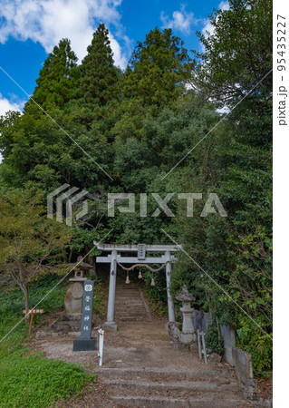 菅福神社 鳥居 鳥取県日野郡日野町上菅 菅福神社 鳥居 鳥取県日野郡日野町上菅 95435227