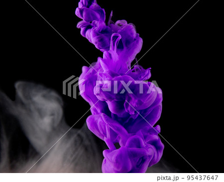 Abstract fluid acrylic painting. Marbled pink abstract Ink cloud on black background. Liquid marble pattern. Modern art.  95437647