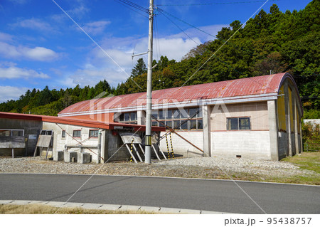 木古内町立泉沢小学校（廃校・体育館） 95438757