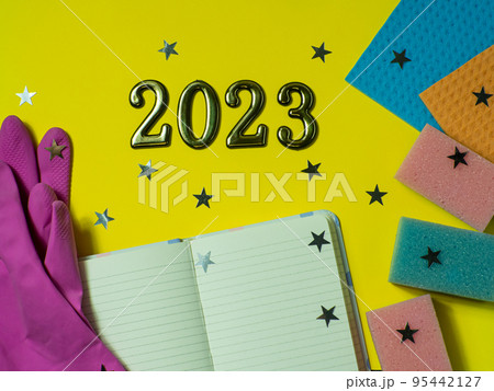 2023 on yellow background 95442127