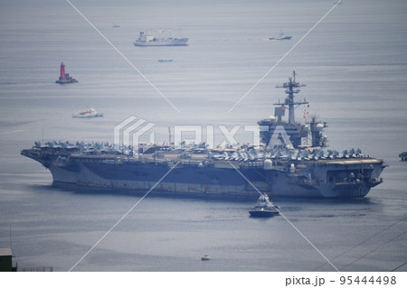 抜錨！エイブラハム・リンカーン (USS Abraham Lincoln, CVN-72)  95444498