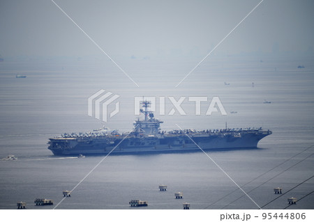 抜錨！エイブラハム・リンカーン (USS Abraham Lincoln, CVN-72) 95444806