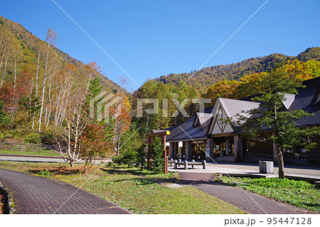 平湯温泉あかんだな駐車場の紅葉風景 平湯温泉あかんだな駐車場の紅葉風景 95447128