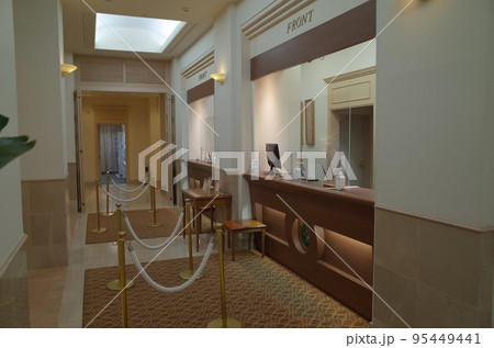 ホテルのフロント風景 ホテルのフロント風景 95449441
