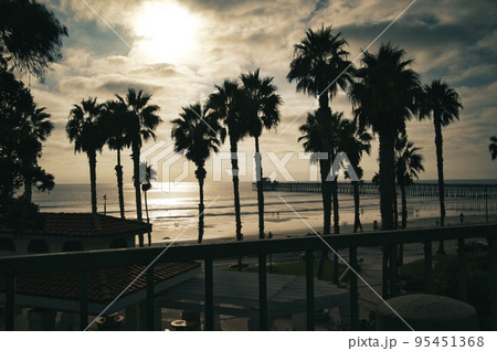 Toward sunset evening at Oceanside beach in California Toward sunset evening at Oceanside beach in California 95451368