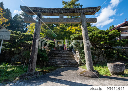 東楽々福神社 鳥居 鳥取県日野郡日南町宮内 東楽々福神社 鳥居 鳥取県日野郡日南町宮内 95451945