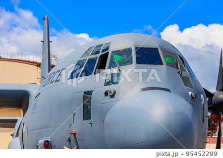 東京　福生市　横田基地フレンドシップフェスティバル　アメリカ空軍 　C-130 ハーキュリーズ  95452299