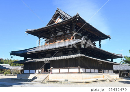 奈良県斑鳩の里 世界遺産法隆寺の国宝金堂 奈良県斑鳩の里 世界遺産法隆寺の国宝金堂 95452479