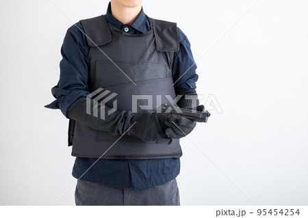拳銃を持った男性 Bulletproof 拳銃を持った男性 Bulletproof 95454254