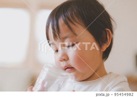 2 years old 95454982