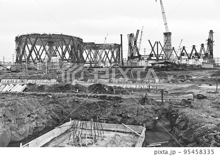 ＜大阪府＞大阪万博、建設中の「日本館」 95458335