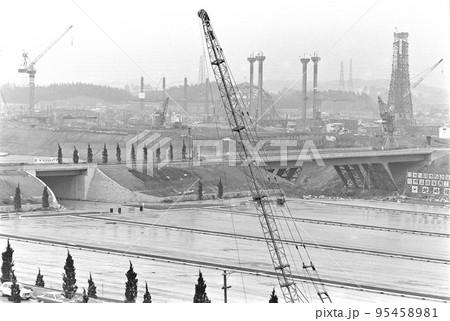 <大阪府>大阪万博、展望コーナーからながめる建設中の万博会場 <大阪府>大阪万博、展望コーナーからながめる建設中の万博会場 95458981