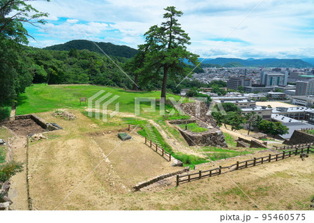 【日本100名城】鳥取城 久松公園 天球丸と鳥取市街 鳥取県鳥取市 【日本100名城】鳥取城 久松公園 天球丸と鳥取市街 鳥取県鳥取市 95460575