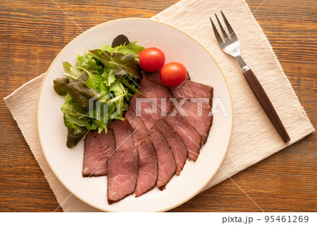 ローストビーフ ローストビーフ 95461269