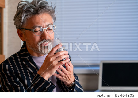 コーヒー　バリスタ　フレーバー　香り 95464805