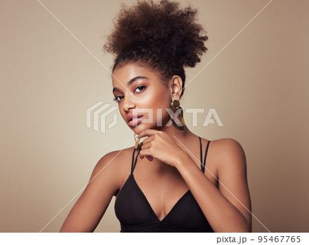 Beauty portrait of African American girl with afro hair 95467765