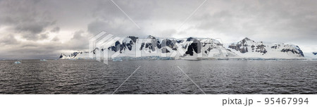 Antarctic landscape view from sea panoramic 95467994