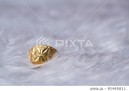 Beautiful patterned gold ring, Thai style 95469811