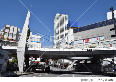 神奈川県 横須賀中央駅前の街並み 95470380