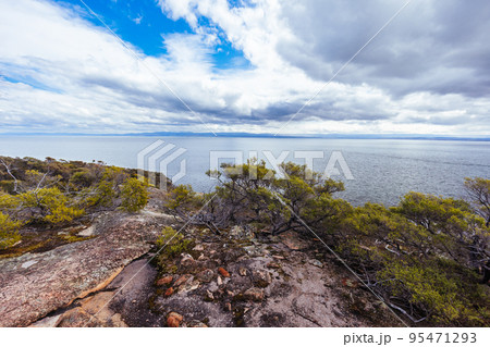 Freycinet Peninsula Circuit in Tasmania Australia Freycinet Peninsula Circuit in Tasmania Australia 95471293