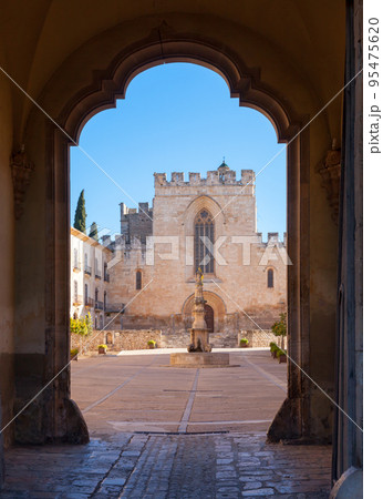 Church of Santes Creus Monastery 95475620