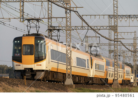 近鉄22000系&30000系ビスタカー(櫛田~漕代) 95480561