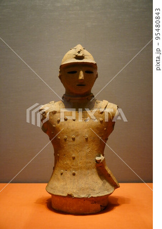 3917　埴輪　短甲の武人 95480843