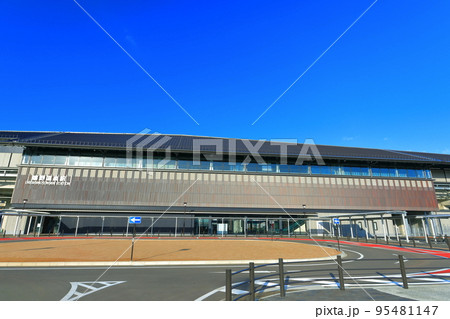 【佐賀県】晴天の嬉野温泉駅 95481147