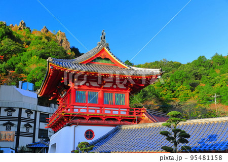 【佐賀県】晴天の武雄温泉楼門 【佐賀県】晴天の武雄温泉楼門 95481158