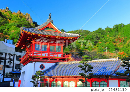 【佐賀県】晴天の武雄温泉楼門 95481159