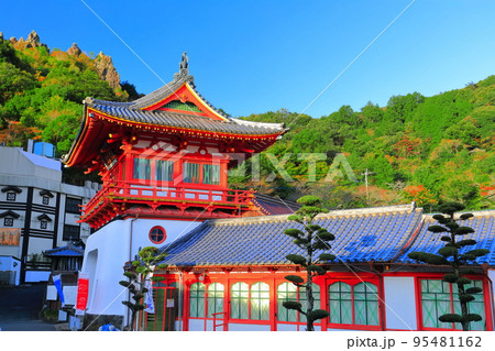 【佐賀県】晴天の武雄温泉楼門 95481162