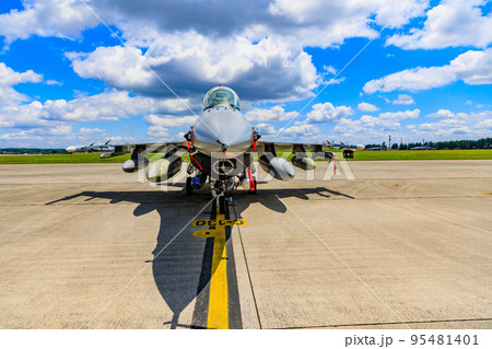 東京　福生市　横田基地フレンドシップフェスティバル　アメリカ空軍 　F-16ファイティングファルコン 95481401