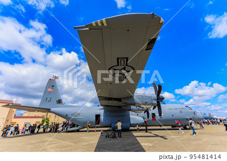 東京　福生市　横田基地フレンドシップフェスティバル　C-130 J  スーパー・ハーキュリーズ   95481414