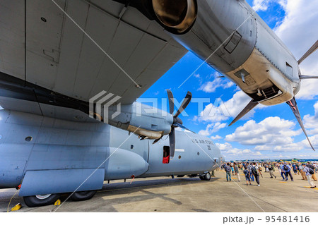 東京　福生市　横田基地フレンドシップフェスティバル　C-130 J  スーパー・ハーキュリーズ   95481416