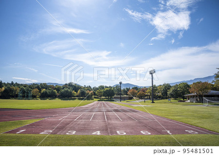 陸上競技場の風景 トラック 福島県福島市 陸上競技場の風景 トラック 福島県福島市 95481501