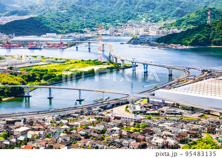 海田大橋、広島南道路、海田湾の周辺の市街地風景です。安芸郡府中町、海田町、矢野新町等が見えます。 海田大橋、広島南道路、海田湾の周辺の市街地風景です。安芸郡府中町、海田町、矢野新町等が見えます。 95483135