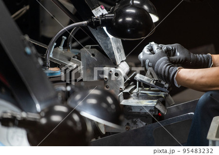 職人の手仕事 職人の手仕事 95483232
