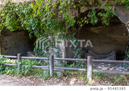 大久野島戦争遺跡 毒ガス貯蔵タンク保管所 大久野島戦争遺跡 毒ガス貯蔵タンク保管所 95485385