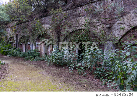 大久野島戦争遺跡　砲台跡 95485504