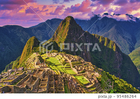 天空のインカ古代遺跡・マチュピチュ遺跡の絶景 天空のインカ古代遺跡・マチュピチュ遺跡の絶景 95486264