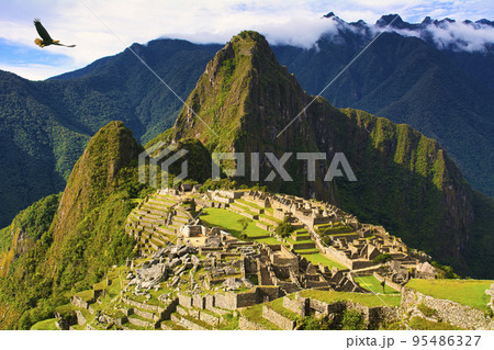 天空のインカ古代遺跡・マチュピチュ遺跡の絶景 95486327