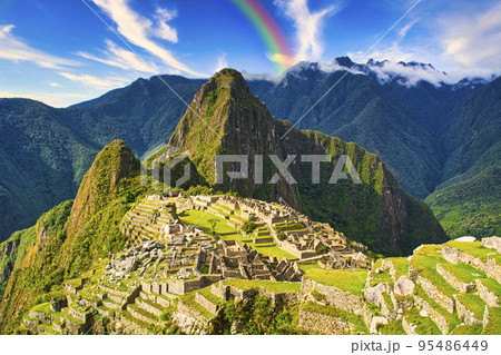 天空のインカ古代遺跡・マチュピチュ遺跡の絶景 95486449