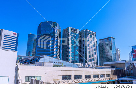 日本の東京都市景観 10月。品川駅やオフィスビル群などを望む＝10月20日 95486858