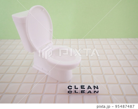 ミニチュアのトイレとクリーンcleanの単語 95487487